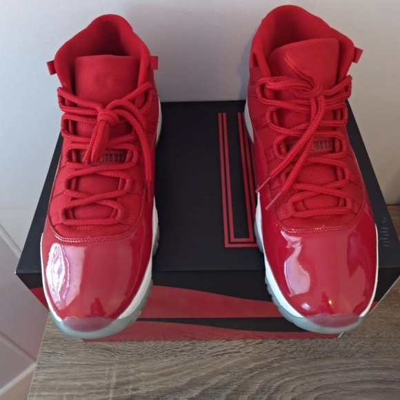 Jordan Other - Air Jordan 11 win like 96